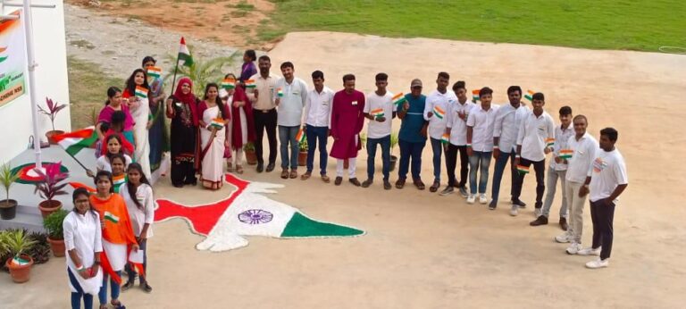 Faculty and Students Celebrate Independence Day and Show Unity