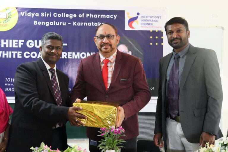 Dr. Raman Dang’s Inspiring Speech at Vidya Siri College of Pharmacy: Motivating Students and Emphasizing the Role of Pharmacists
